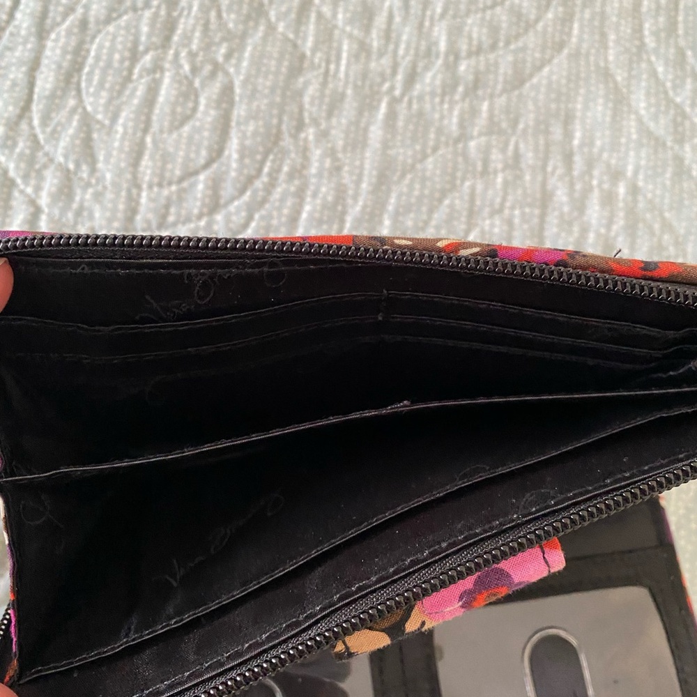 Turn Lock Wallet View 3